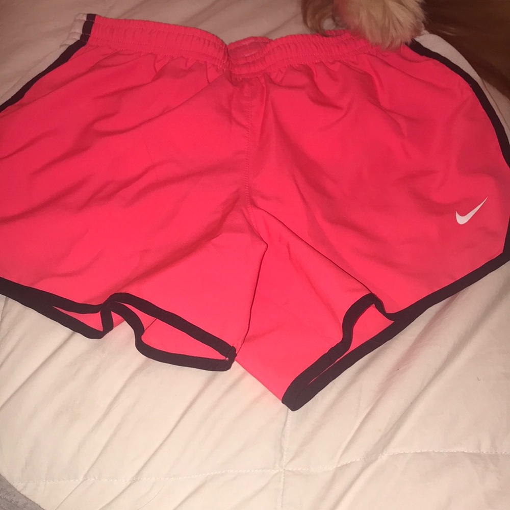 Nike flowy shorts